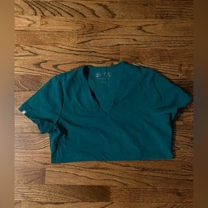 Figs Three-Pocket Scrub Top in Hunter Green women’s size XS